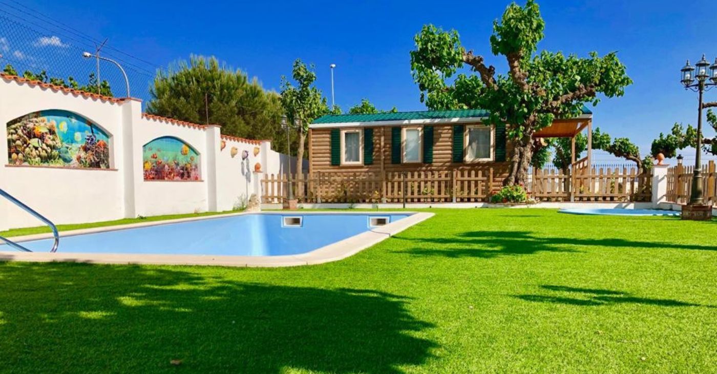 camping costa dorada piscina